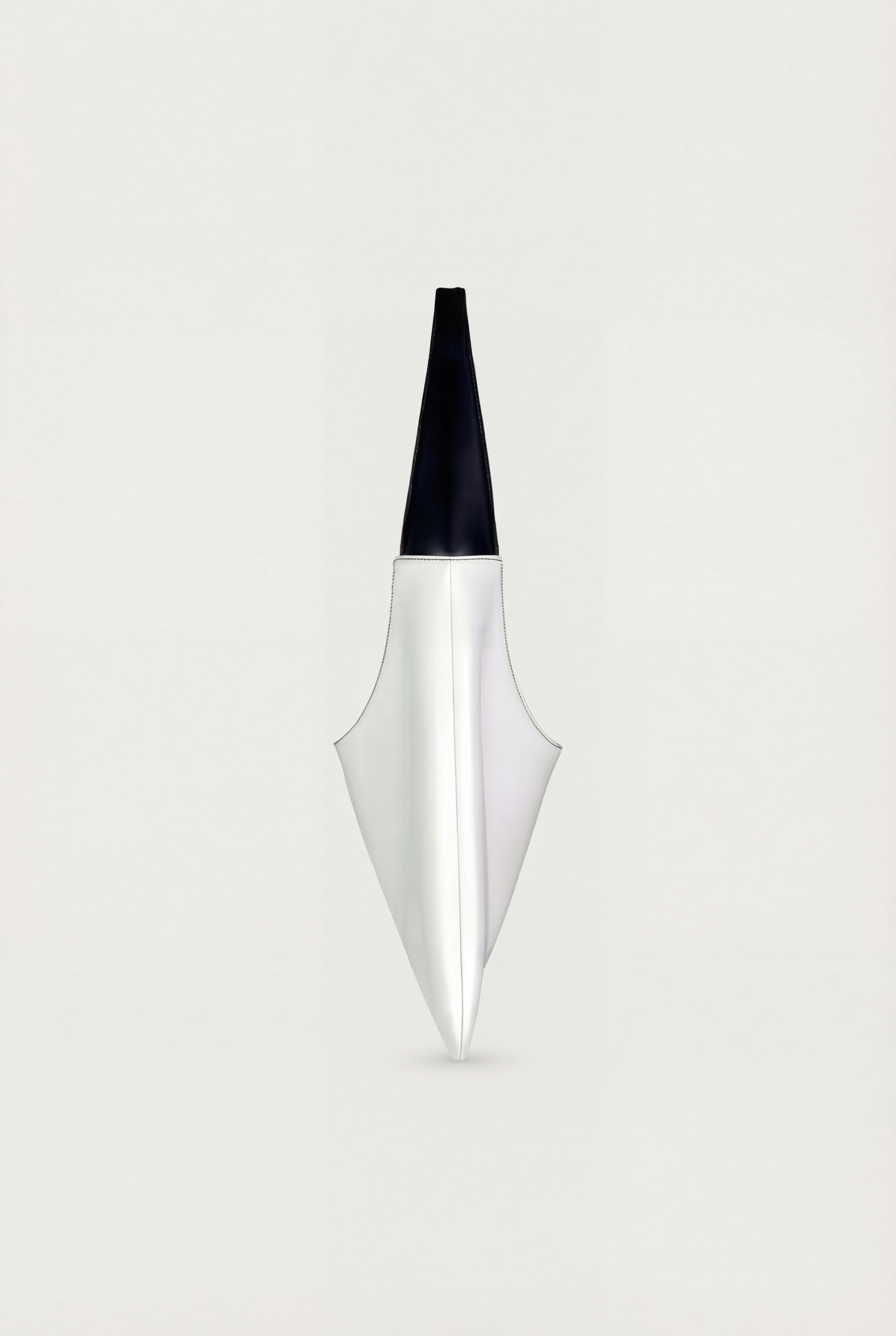 Agave Triangular Tote | Black & White