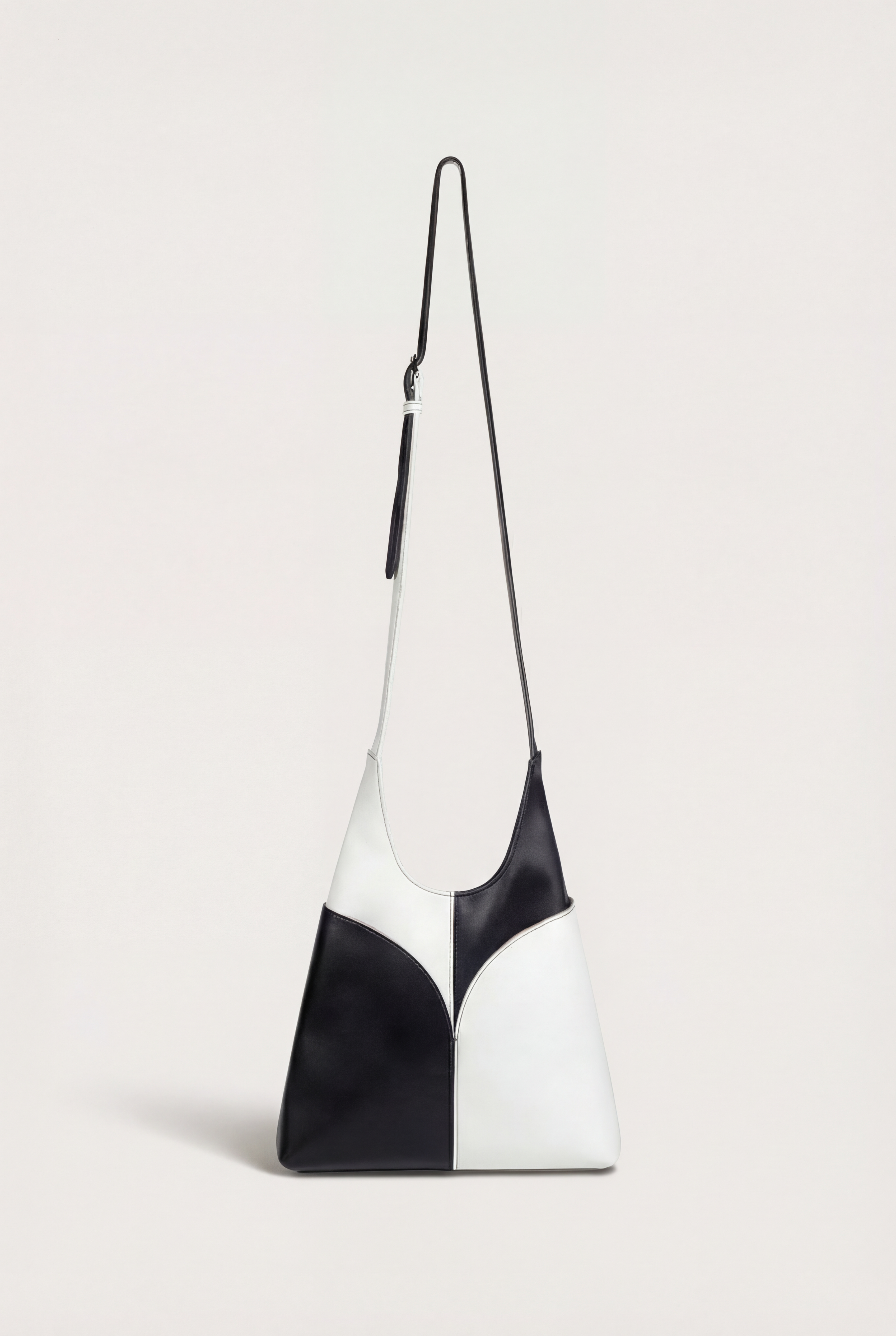Pilar Crossbody | Black & White